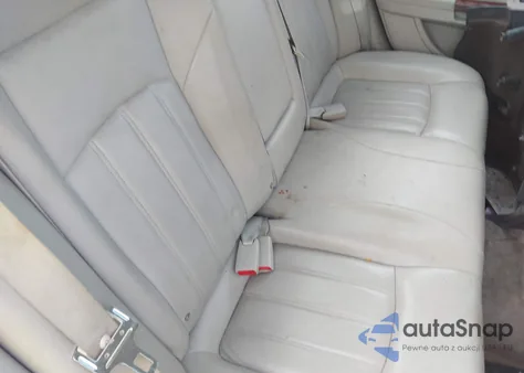 2006 Chrysler 300C z USA, uszkodzony, nr VIN 2C3LA63H16H277781